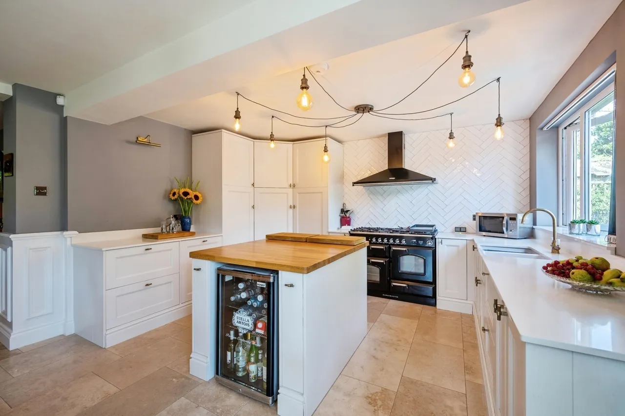 Manor Road, Hayling Island, PO11, photo 2