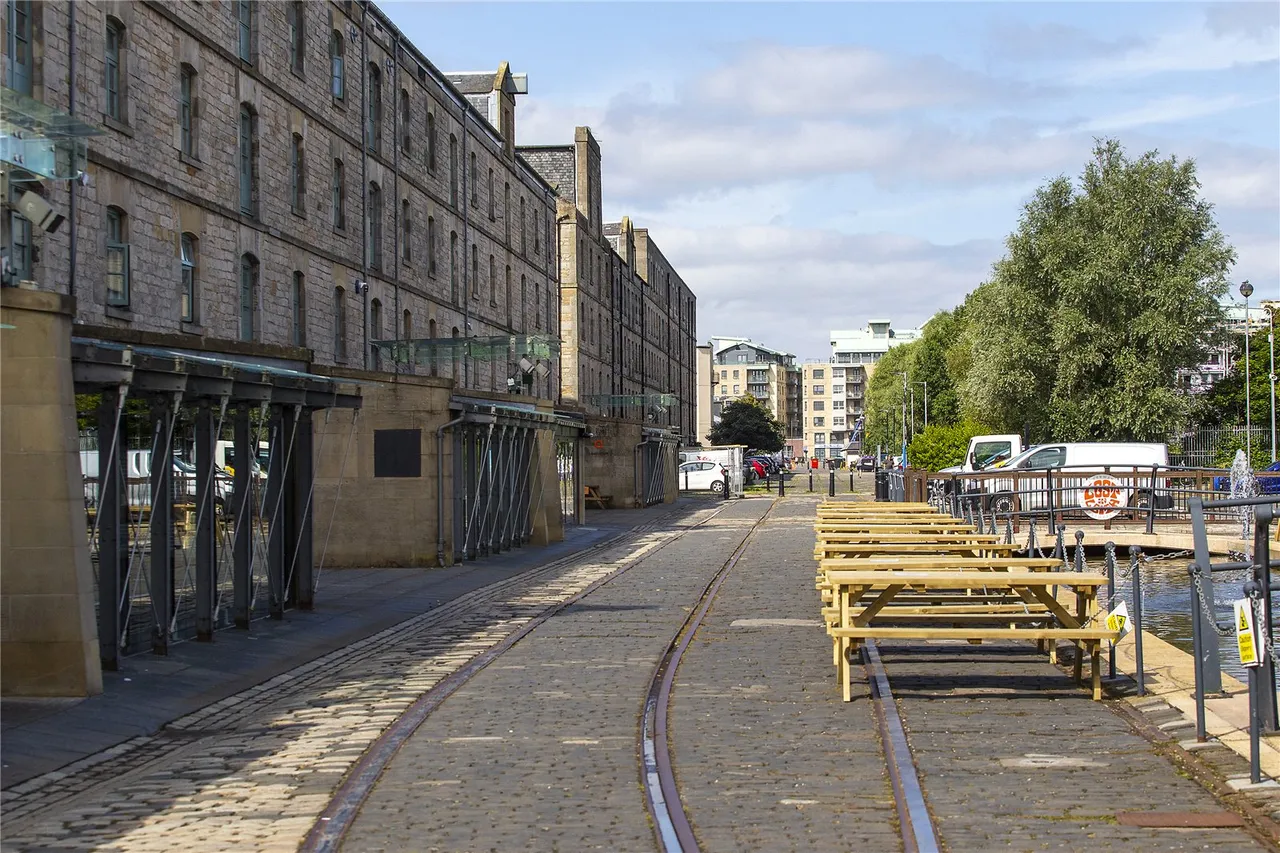 Commercial Street, Edinburgh, EH6, photo 14