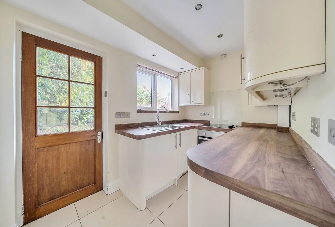 Malvern Road, Gloucestershire, Christchurch, GL50 2NT, photo 2