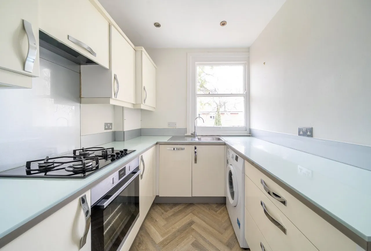 Malvern Road, Gloucestershire, Christchurch, GL50 2NT, photo 4