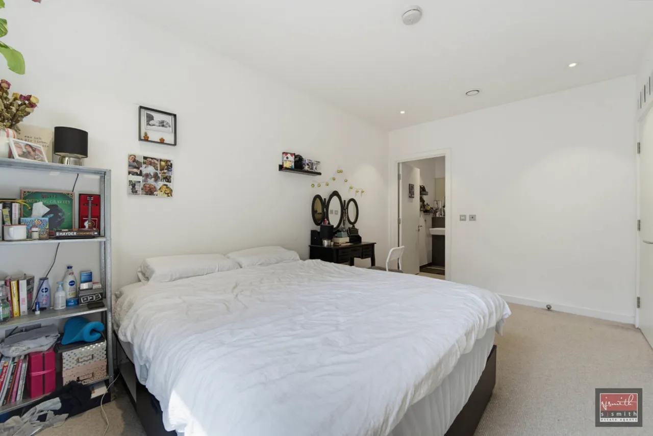 Fairfield Avenue, Staines-upon-Thames, TW18, photo 9