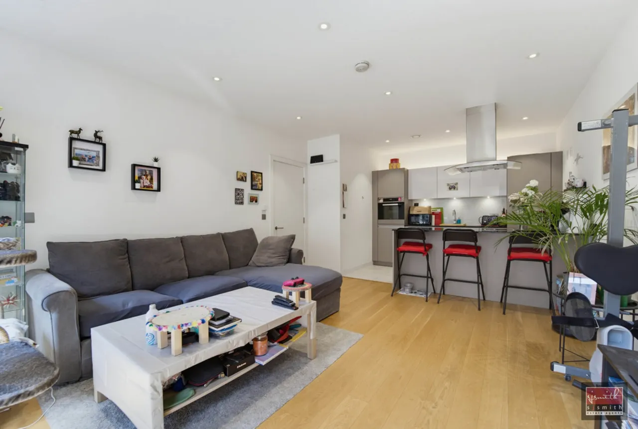Fairfield Avenue, Staines-upon-Thames, TW18, photo 7