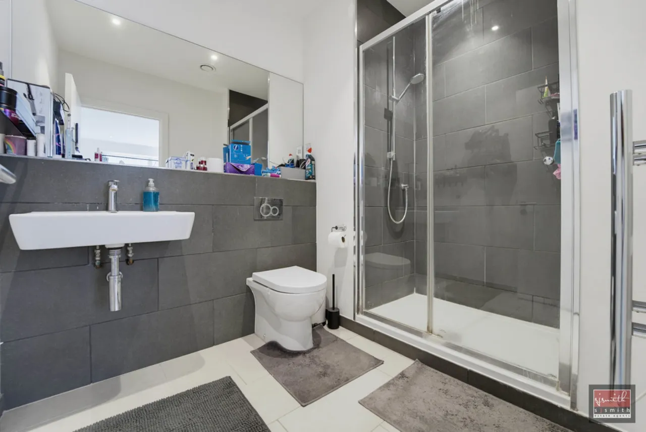 Fairfield Avenue, Staines-upon-Thames, TW18, photo 10