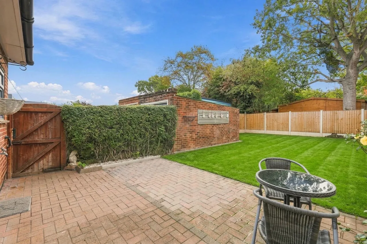 Hornbeam Close, Theydon Bois, CM16, photo 18