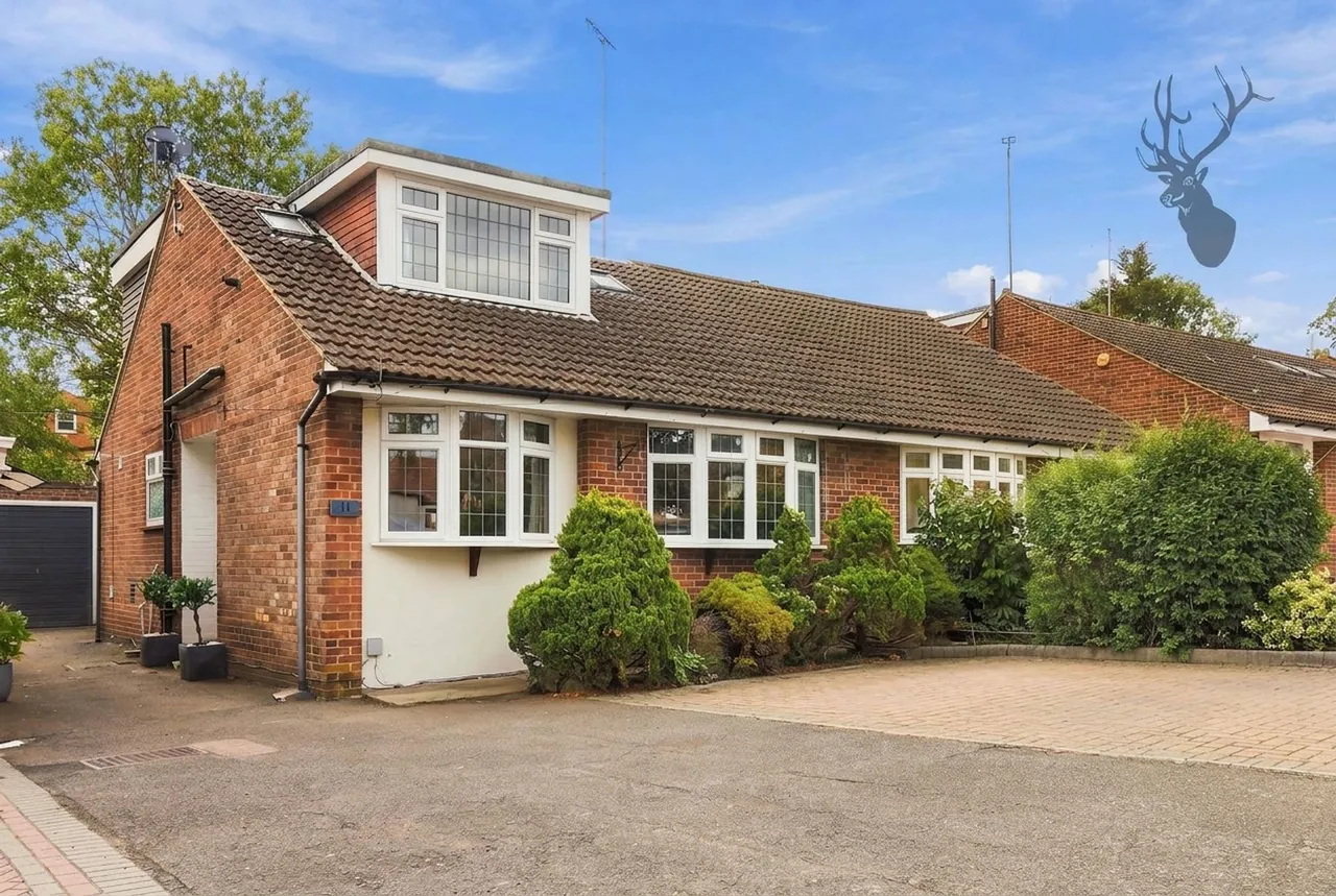 3 bed house for sale, Hornbeam Close, Theydon Bois, CM16