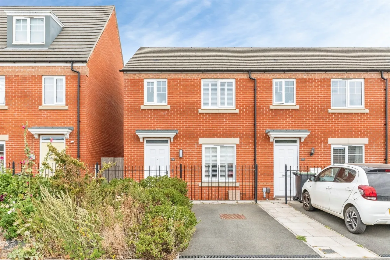 3 bed house for sale — Lime Oval, Raunds, Wellingborough