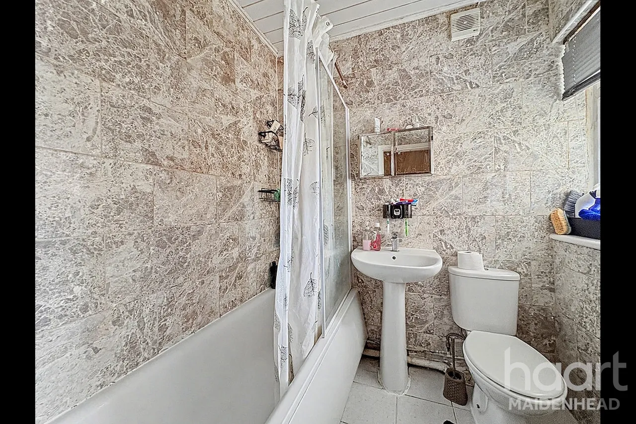 Hencroft Street North, Slough, SL1, photo 3