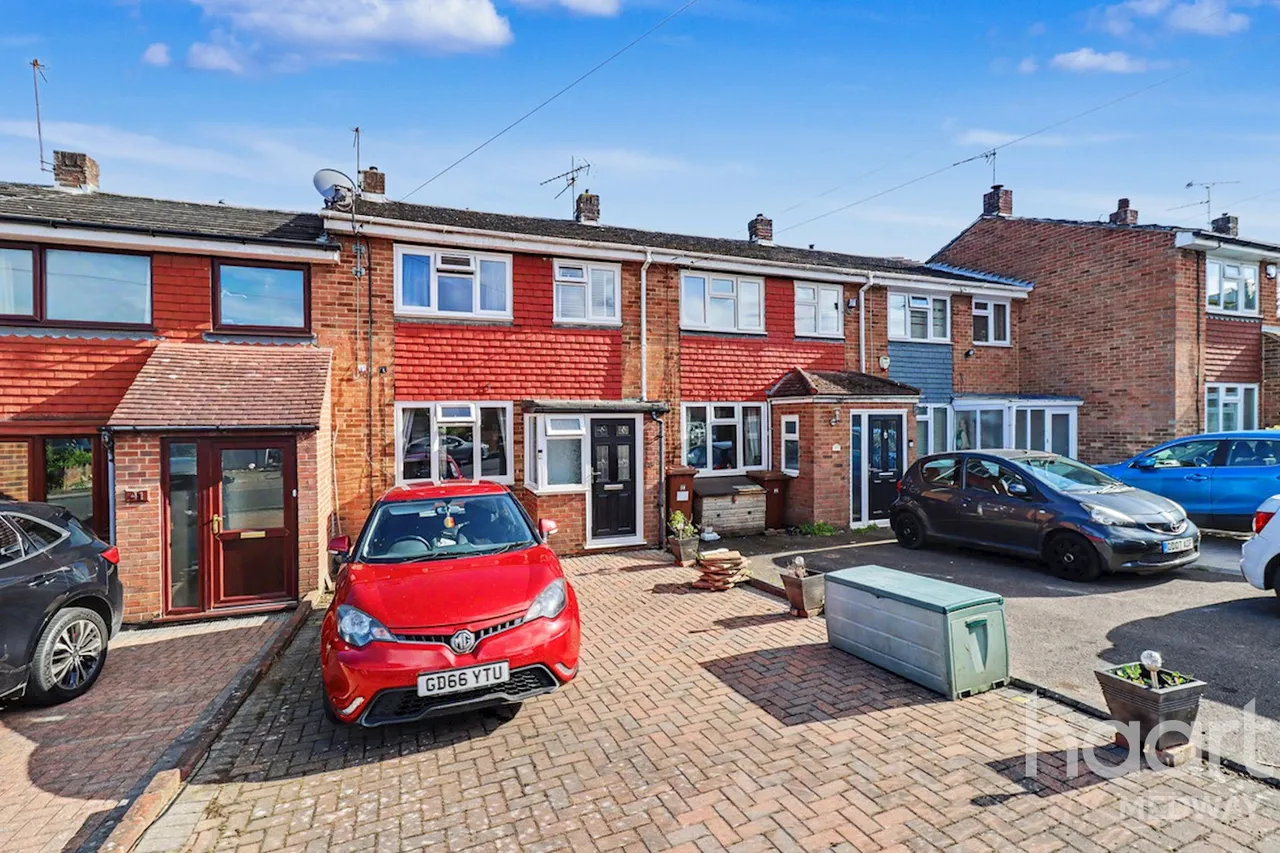 3 bed house for sale, Winston Road, Rochester, ME2