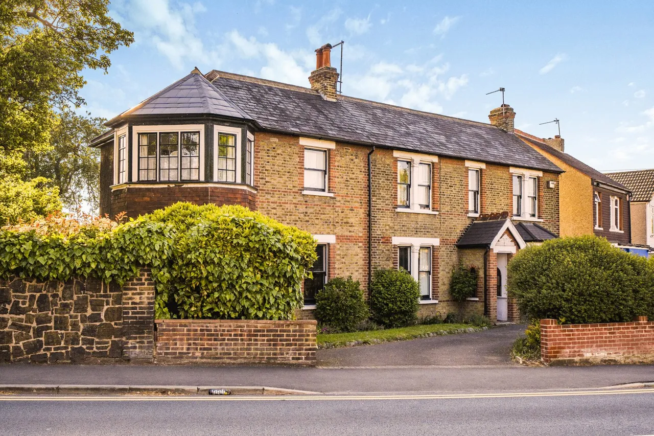 4 bed house for sale — Station Road, Dartford, DA1
