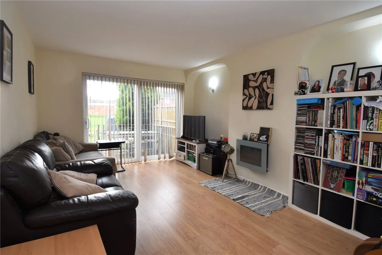 Hawthorne Walk, Droitwich, Worcestershire, WR9 7BA, photo 3