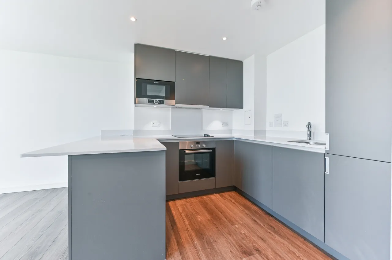 Flat 392, Pinnacle Apartments, 11 Saffron Central Square, Croydon, photo 4