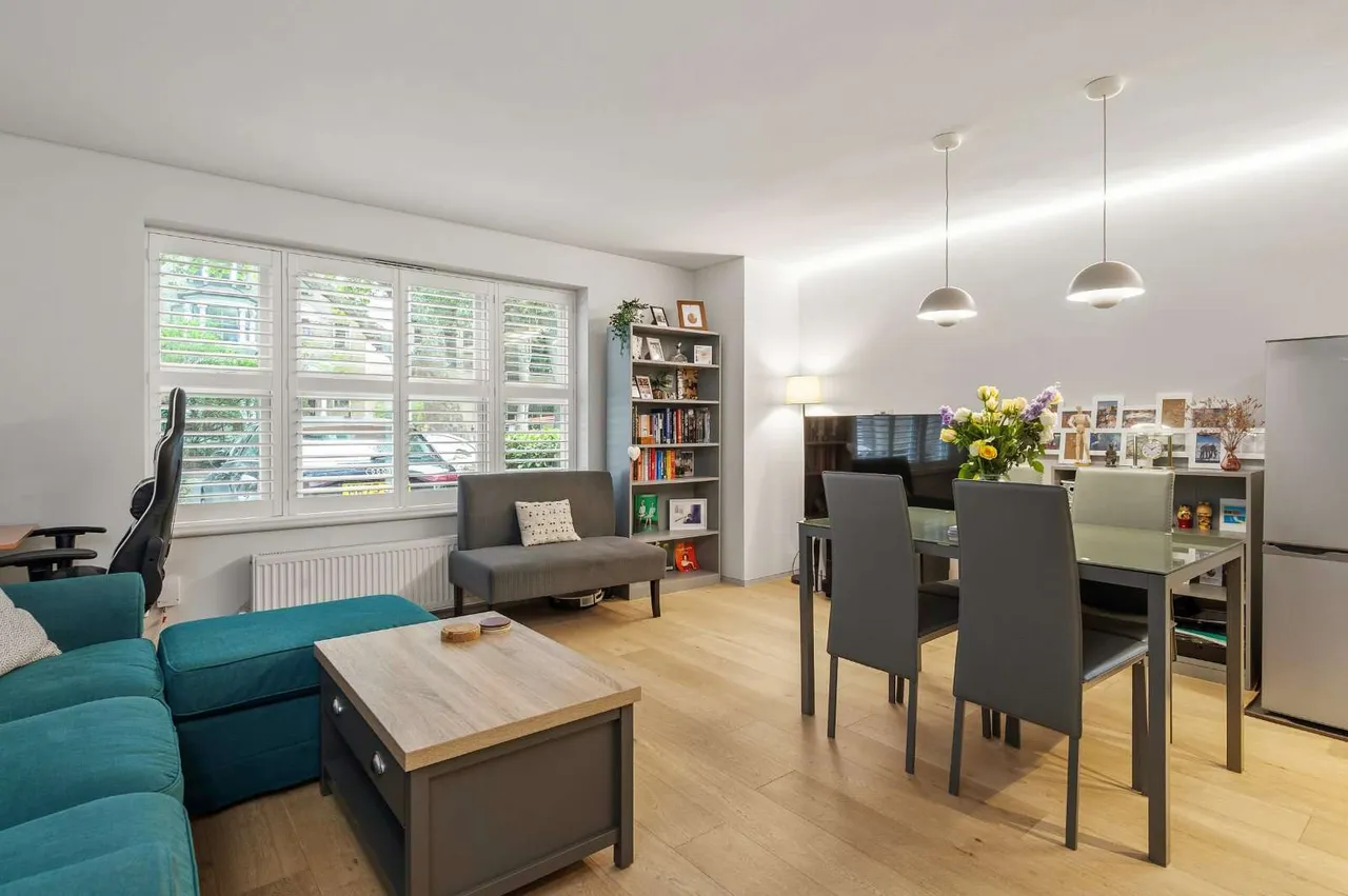 2 bed flat for sale, Grosvenor Avenue, London, N5