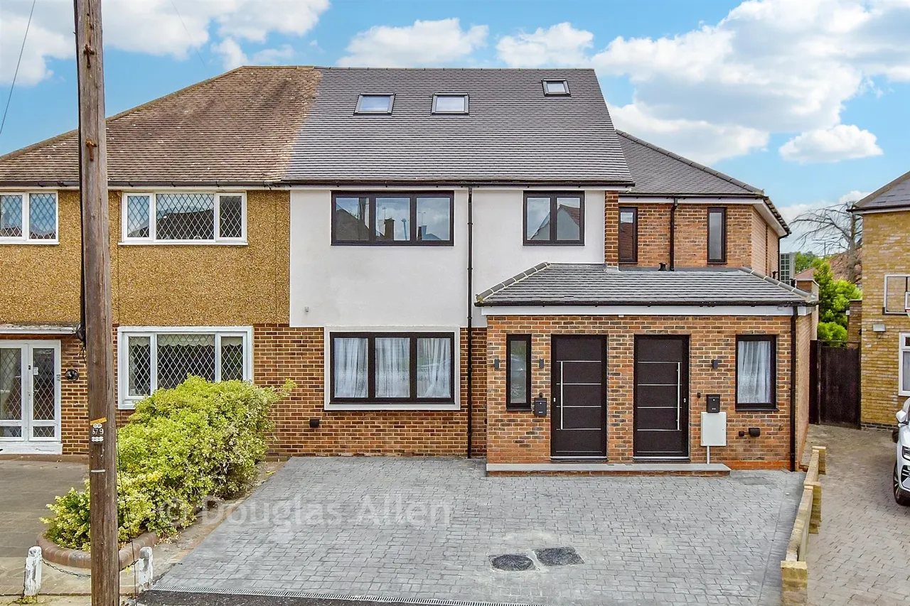 3 bed house for sale, Freshwell Avenue, Chadwell Heath, RM6