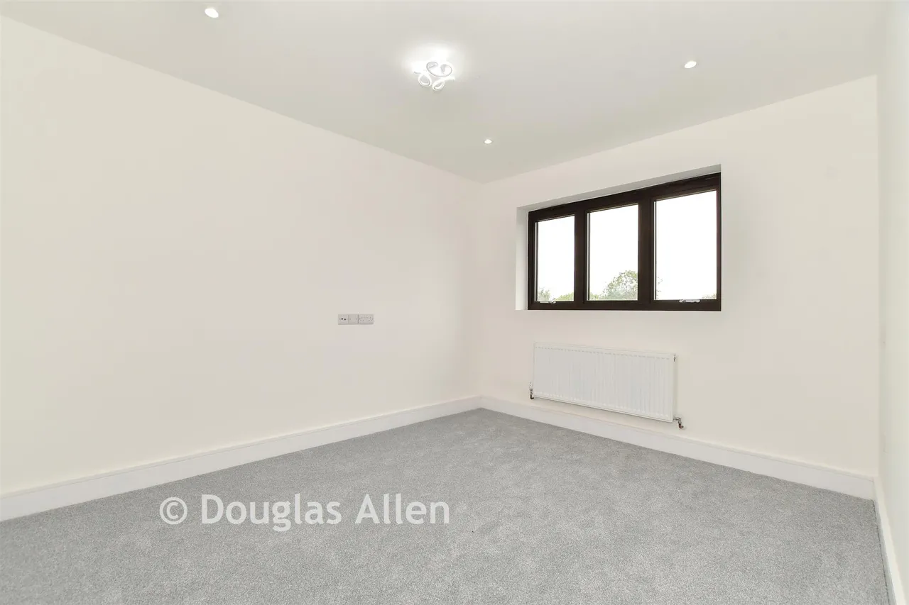 Freshwell Avenue, Chadwell Heath, RM6, photo 14