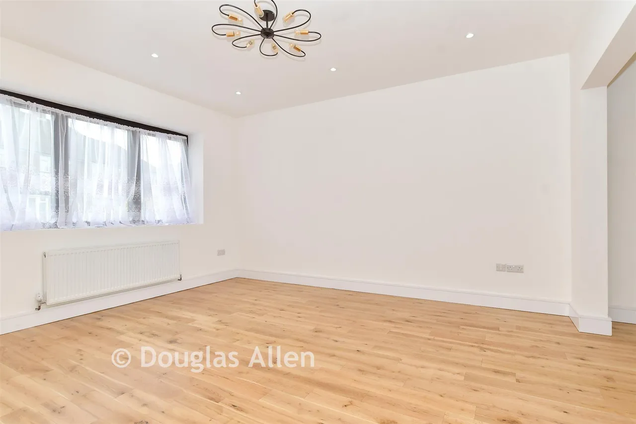 Freshwell Avenue, Chadwell Heath, RM6, photo 8