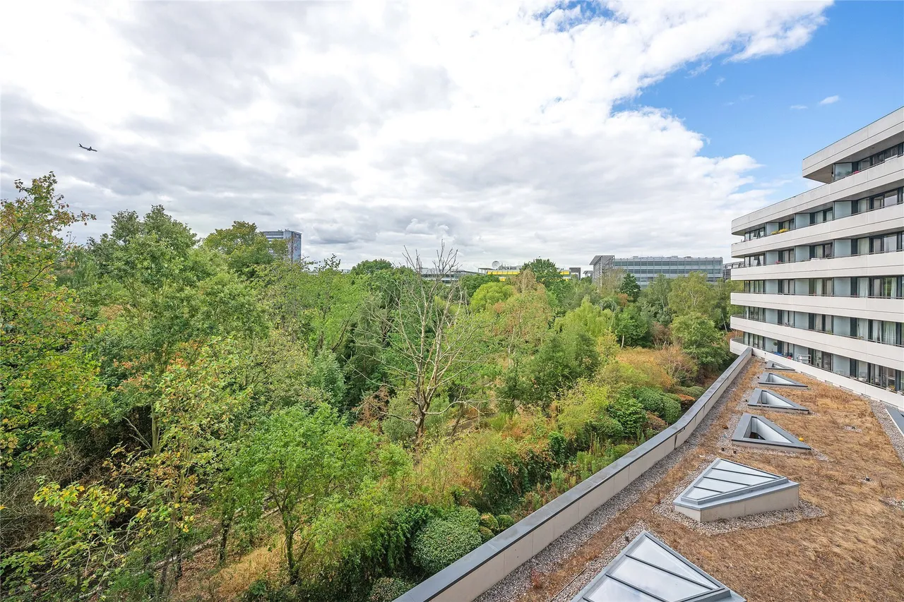 Colonial Drive, London, W4, photo 15
