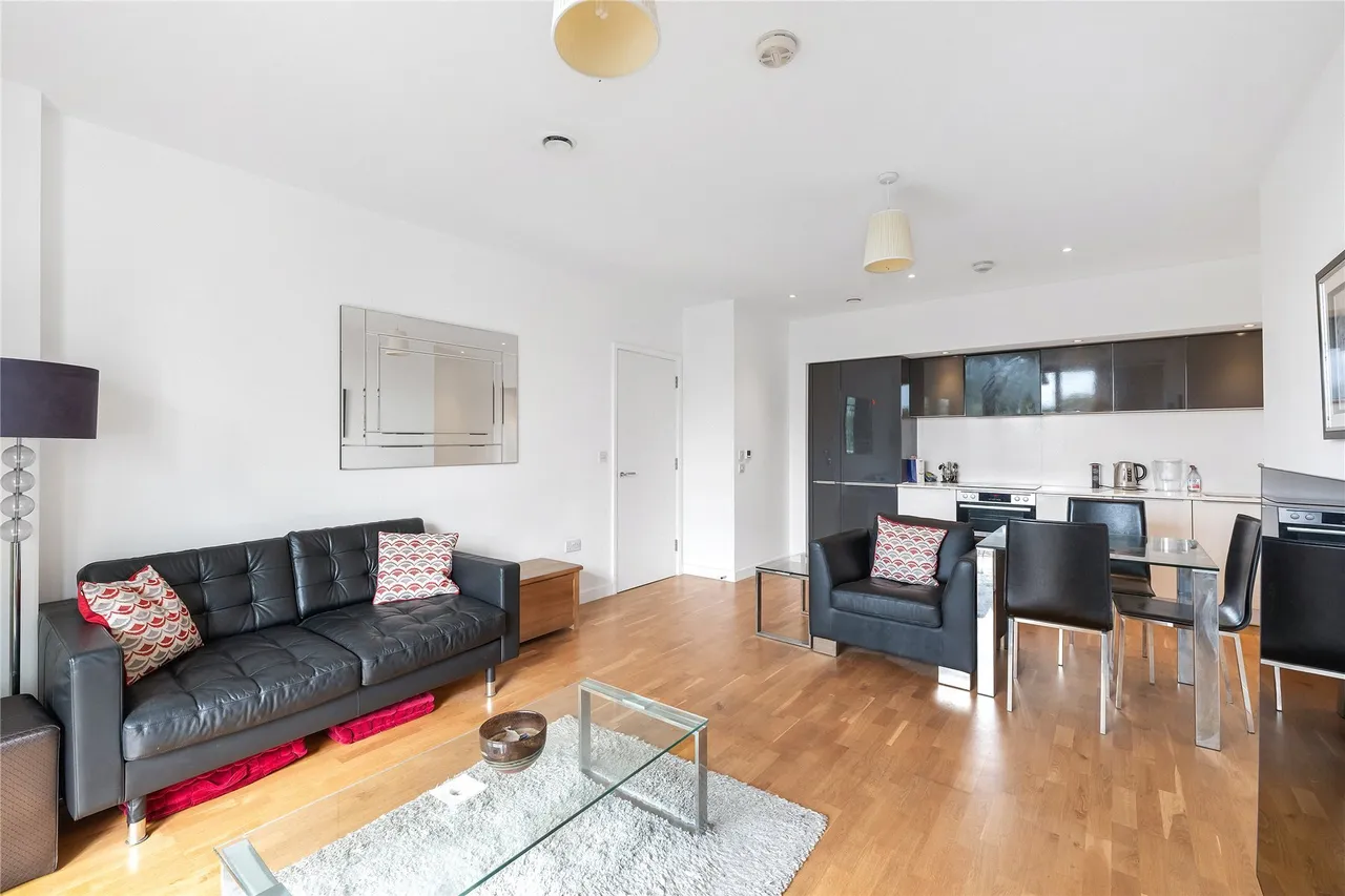 Colonial Drive, London, W4, photo 3