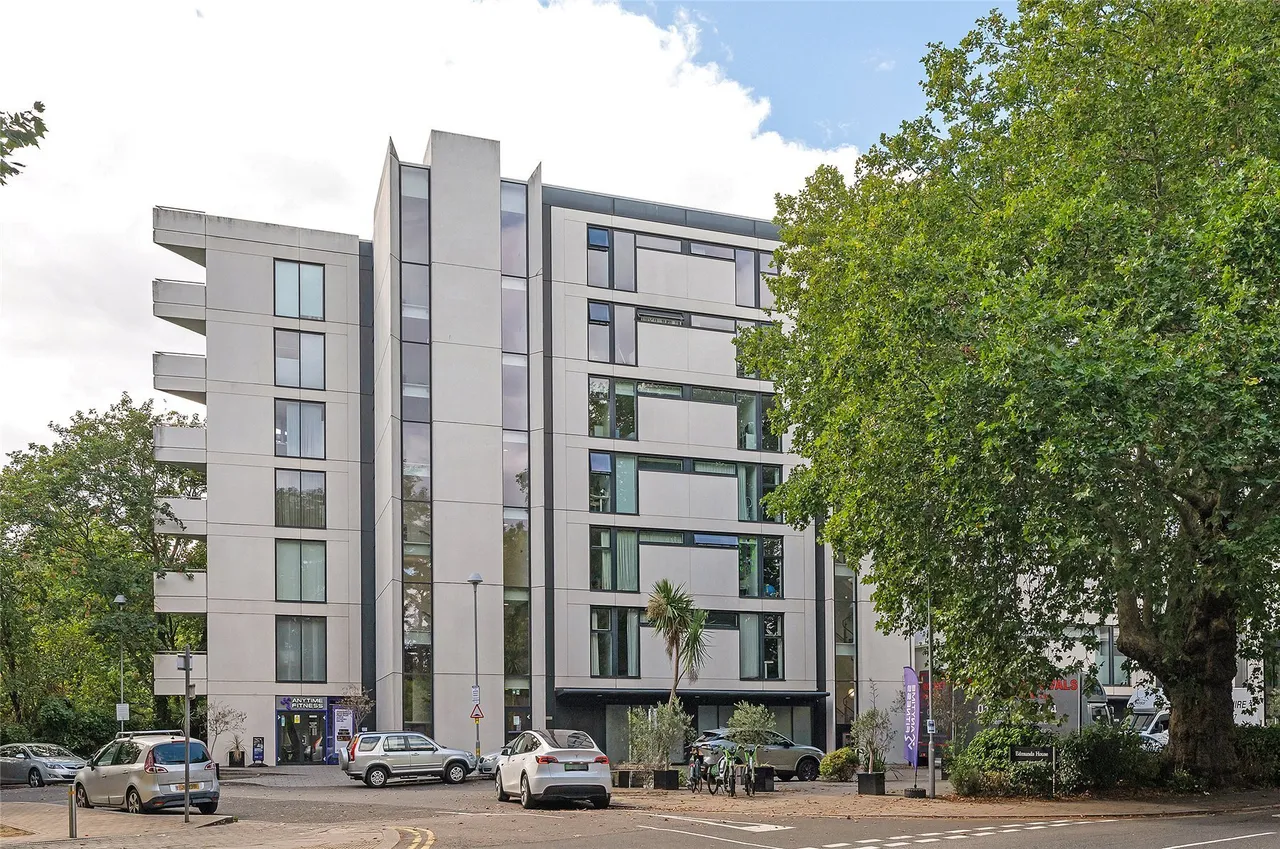 1 bed flat for sale, Colonial Drive, London, W4