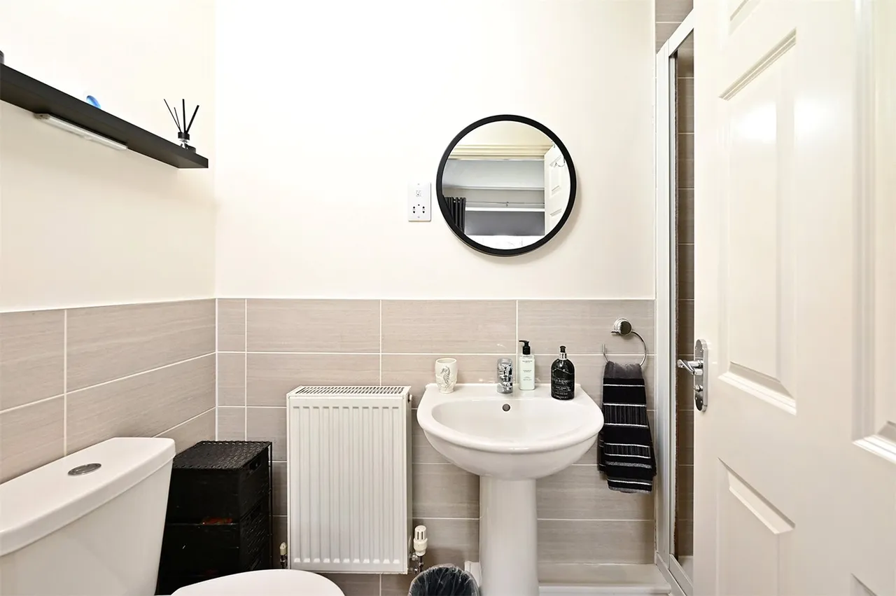 Sovereign Gardens, Ash Vale, Guildford, Surrey, GU12 5FB, photo 12