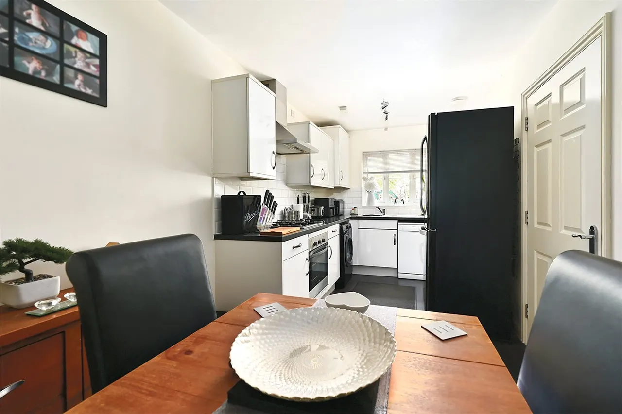 Sovereign Gardens, Ash Vale, Guildford, Surrey, GU12 5FB, photo 5