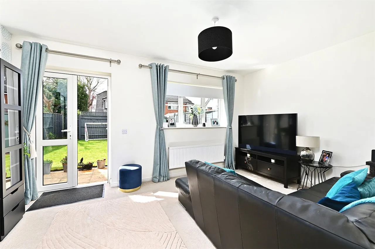 Sovereign Gardens, Ash Vale, Guildford, Surrey, GU12 5FB, photo 8