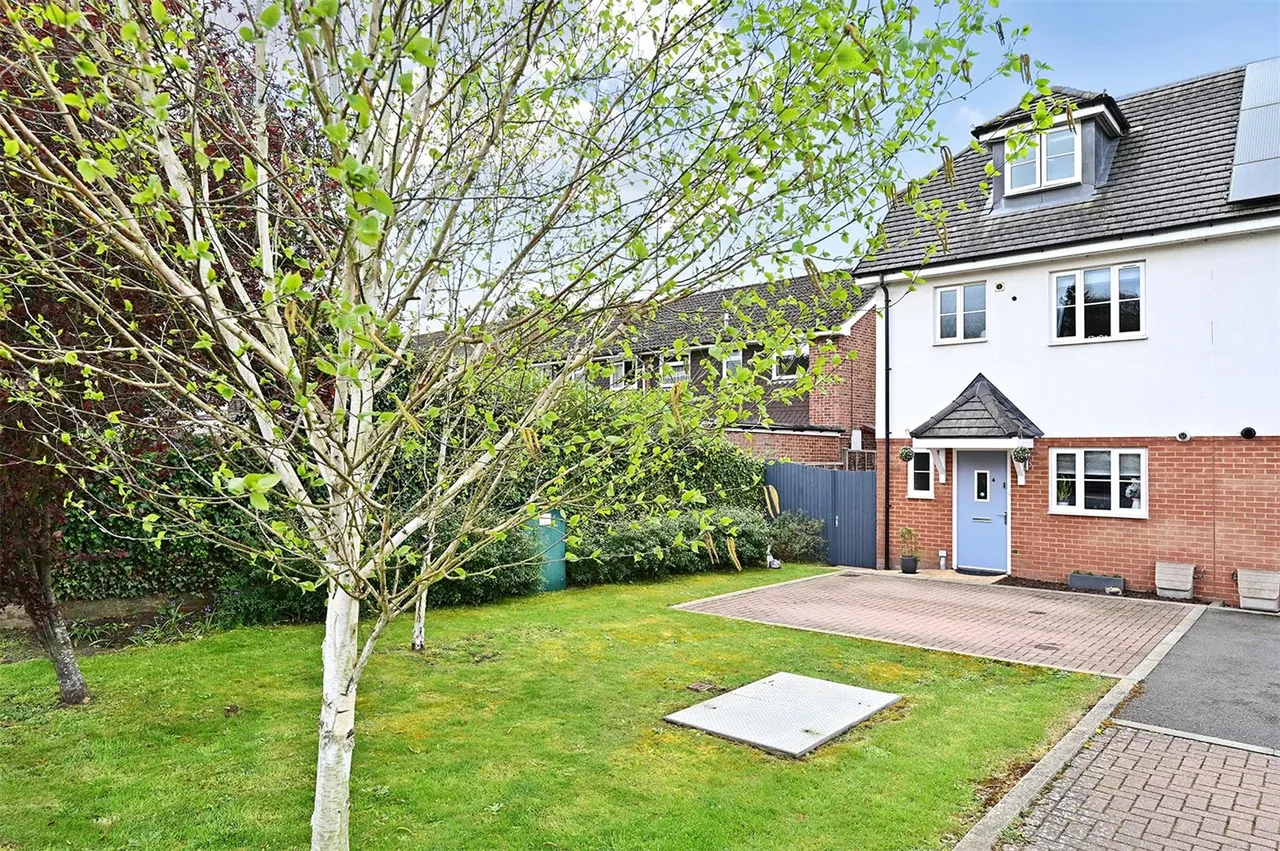 Sovereign Gardens, Ash Vale, Guildford, Surrey, GU12 5FB, photo 17