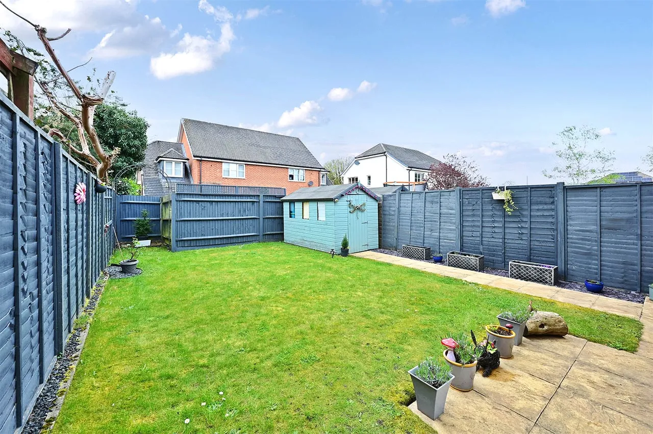 Sovereign Gardens, Ash Vale, Guildford, Surrey, GU12 5FB, photo 4