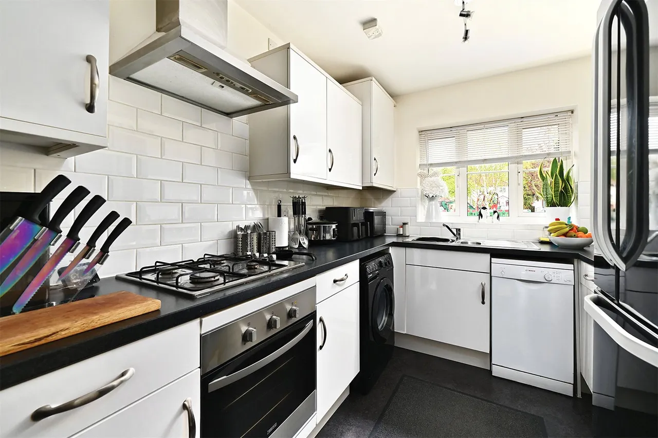 Sovereign Gardens, Ash Vale, Guildford, Surrey, GU12 5FB, photo 6