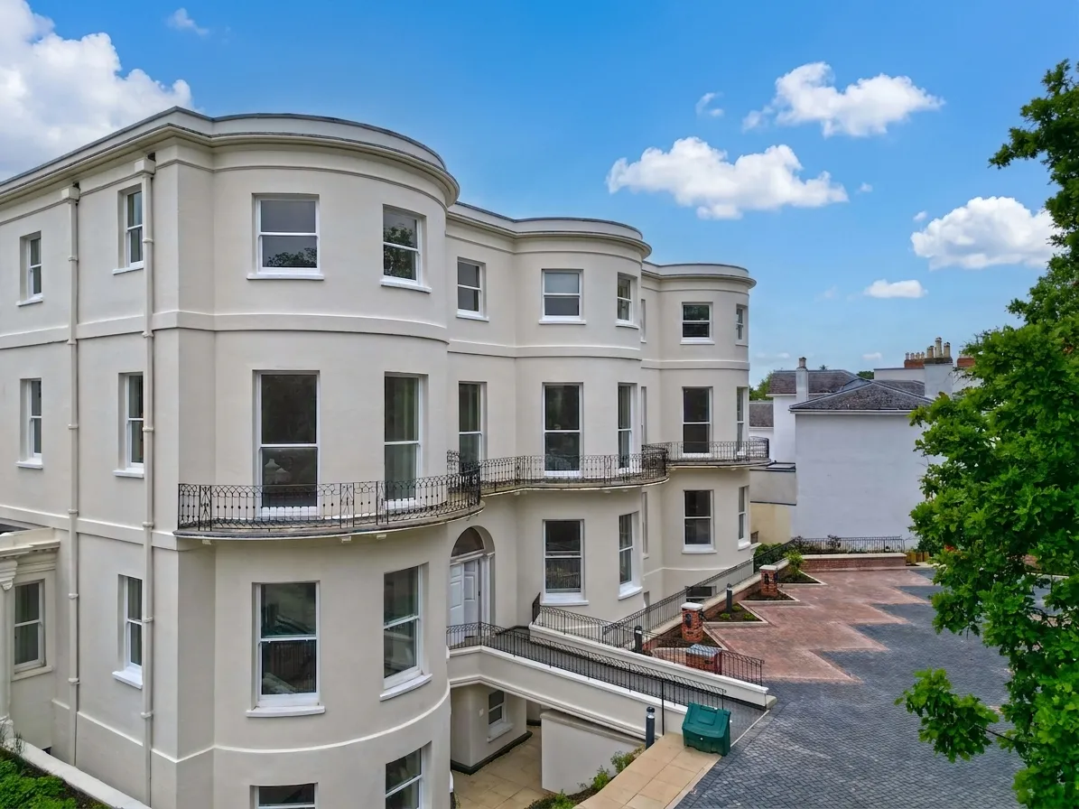 4 bed flat for sale — Apartment 2, Sandford Park House 39-41 London Road, Cheltenham, GL52 6HE
