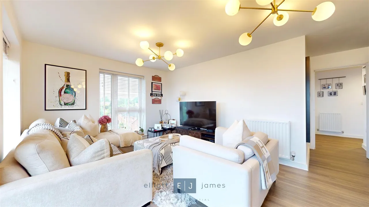 Luna Court, Loughton, IG10, photo 9