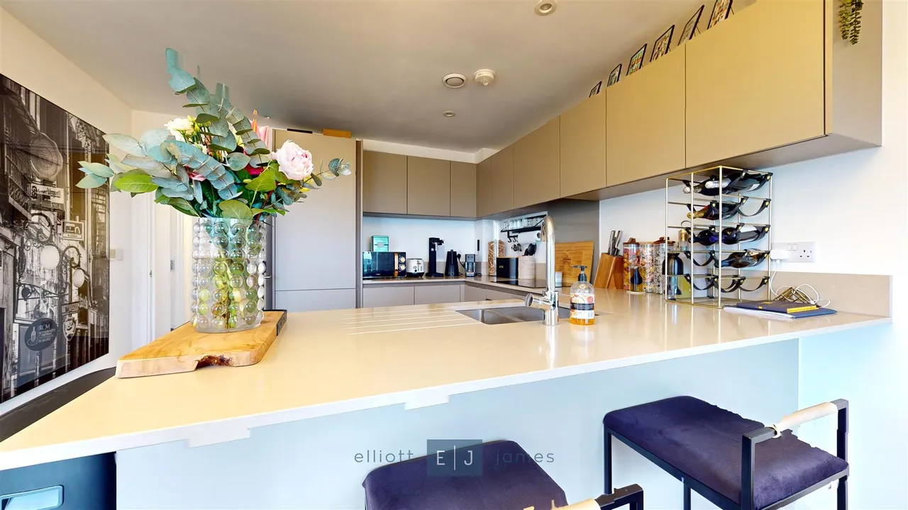 Luna Court, Loughton, IG10, photo 6
