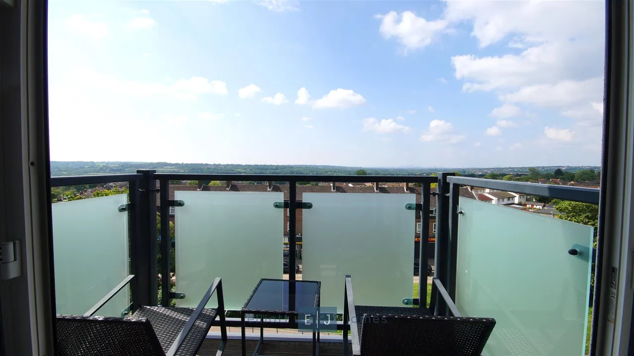 Luna Court, Loughton, IG10, photo 8