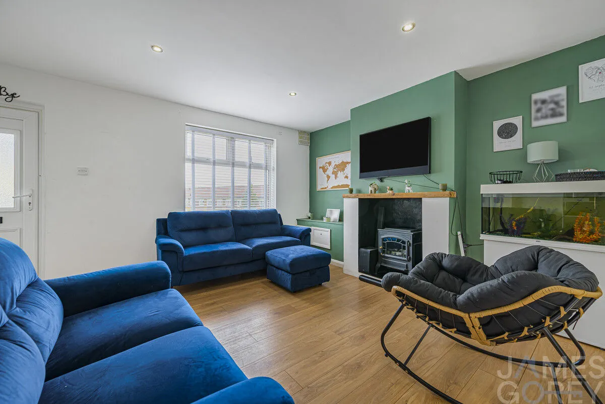 2 bed property for sale, Longley Road, Rochester, ME1