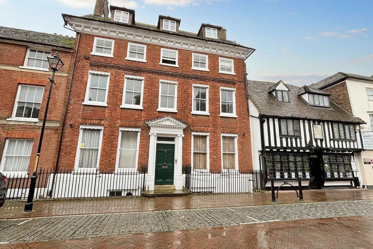 3 bed flat to rent, North Street, Ashford, TN24