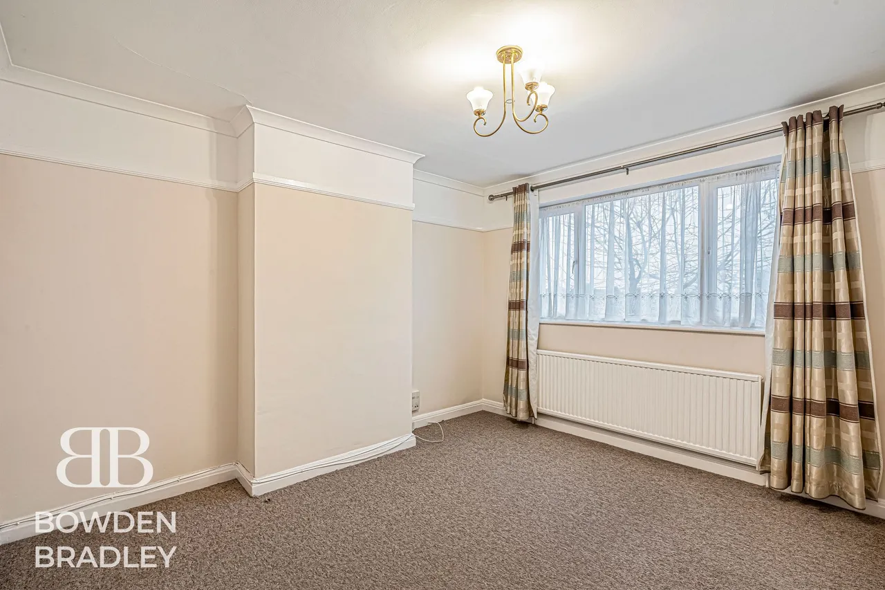 Brunswick Gardens, Ilford, IG6, photo 3
