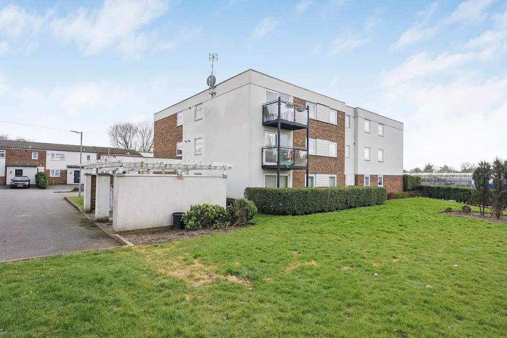 Martin Close, Uxbridge, photo 30