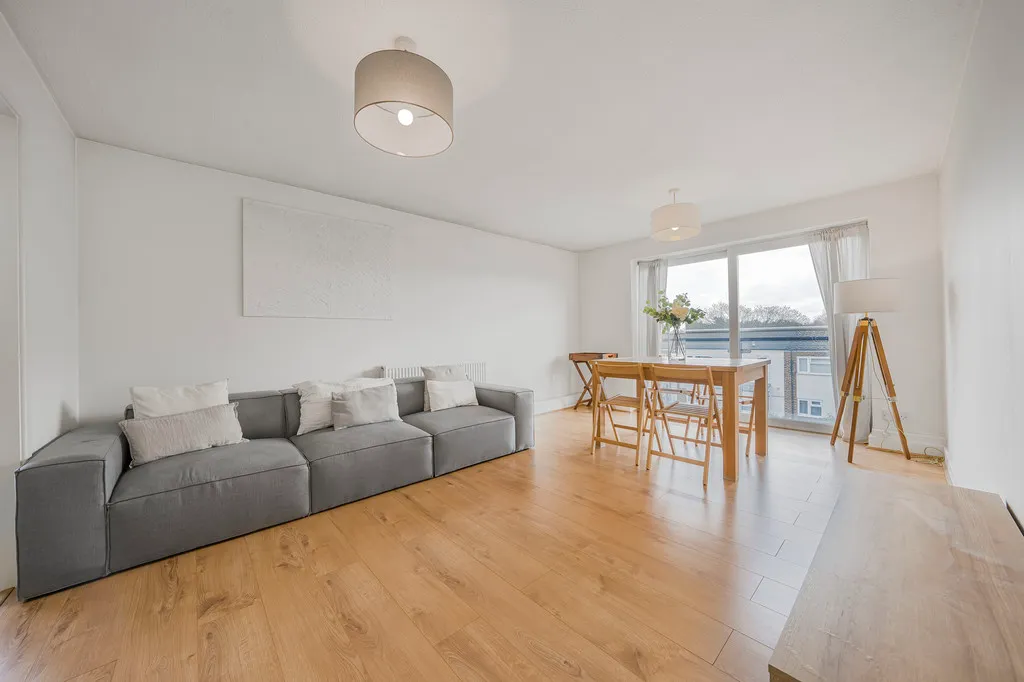 Martin Close, Uxbridge, photo 8