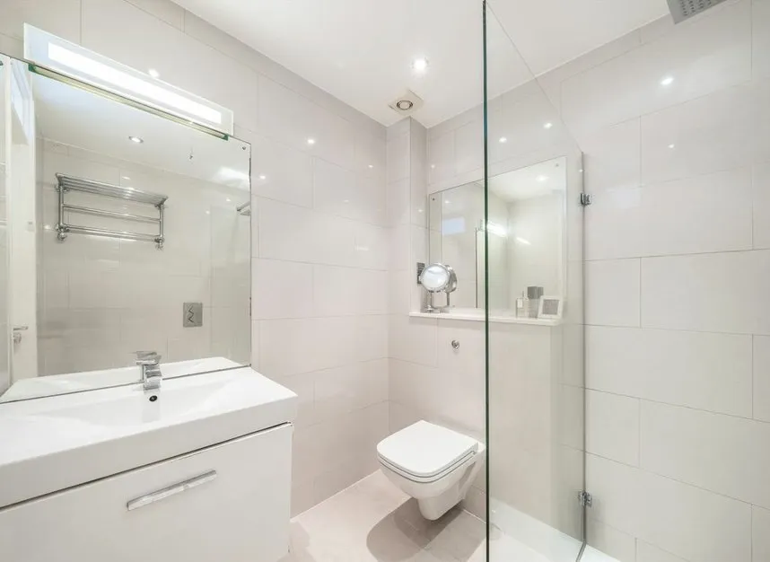 Mallard Place, Strawberry Hill, TW1, photo 8