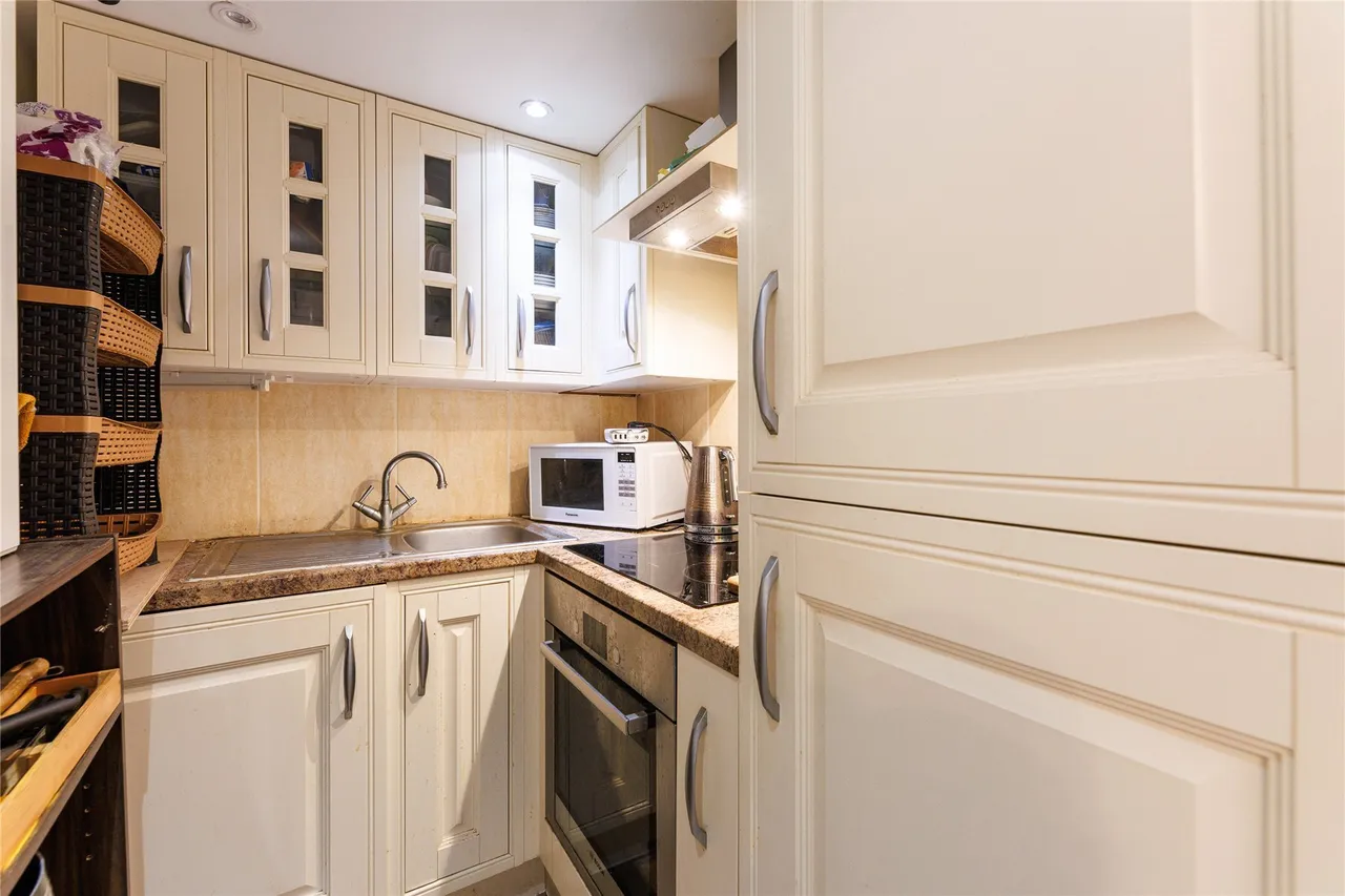 Queensborough Terrace, London, W2, photo 8