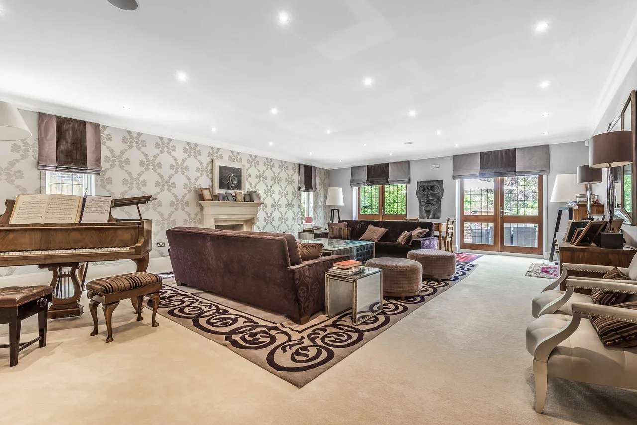 Cockfosters Road, Hadley Wood, EN4 0JS, photo 3