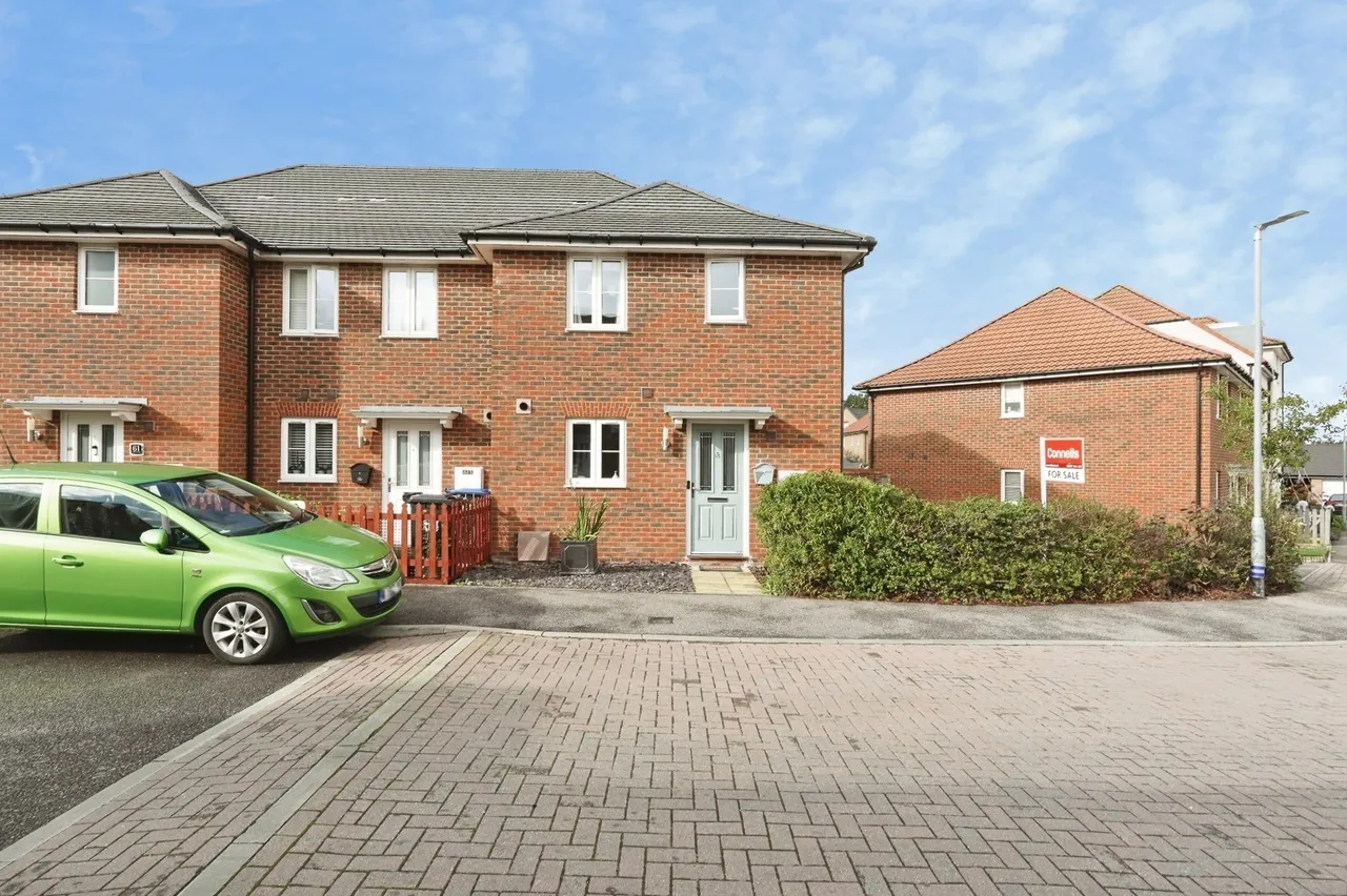 3 bed house for sale, Millyard Road, Aylesham, CT3