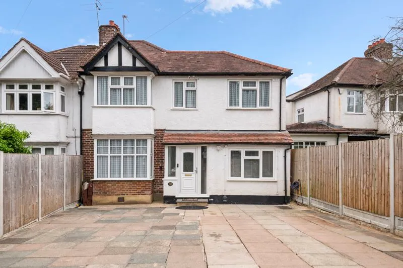 4 bed house for sale — Elms Road, Harrow