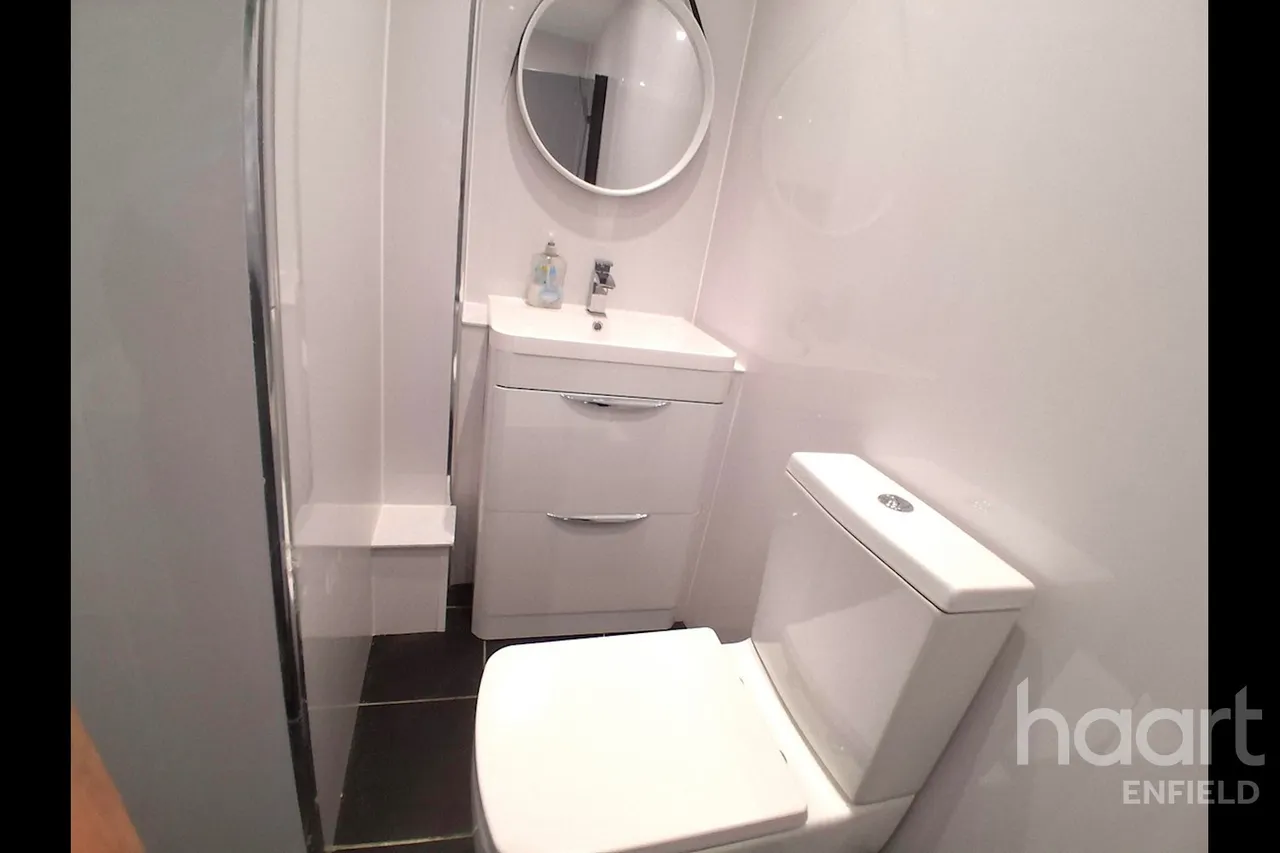 Ordnance Road, EN3, photo 11