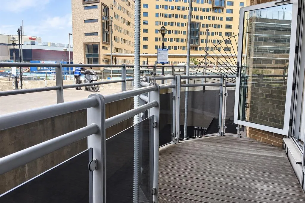 Gerry Raffles Square, Stratford, E15, photo 9