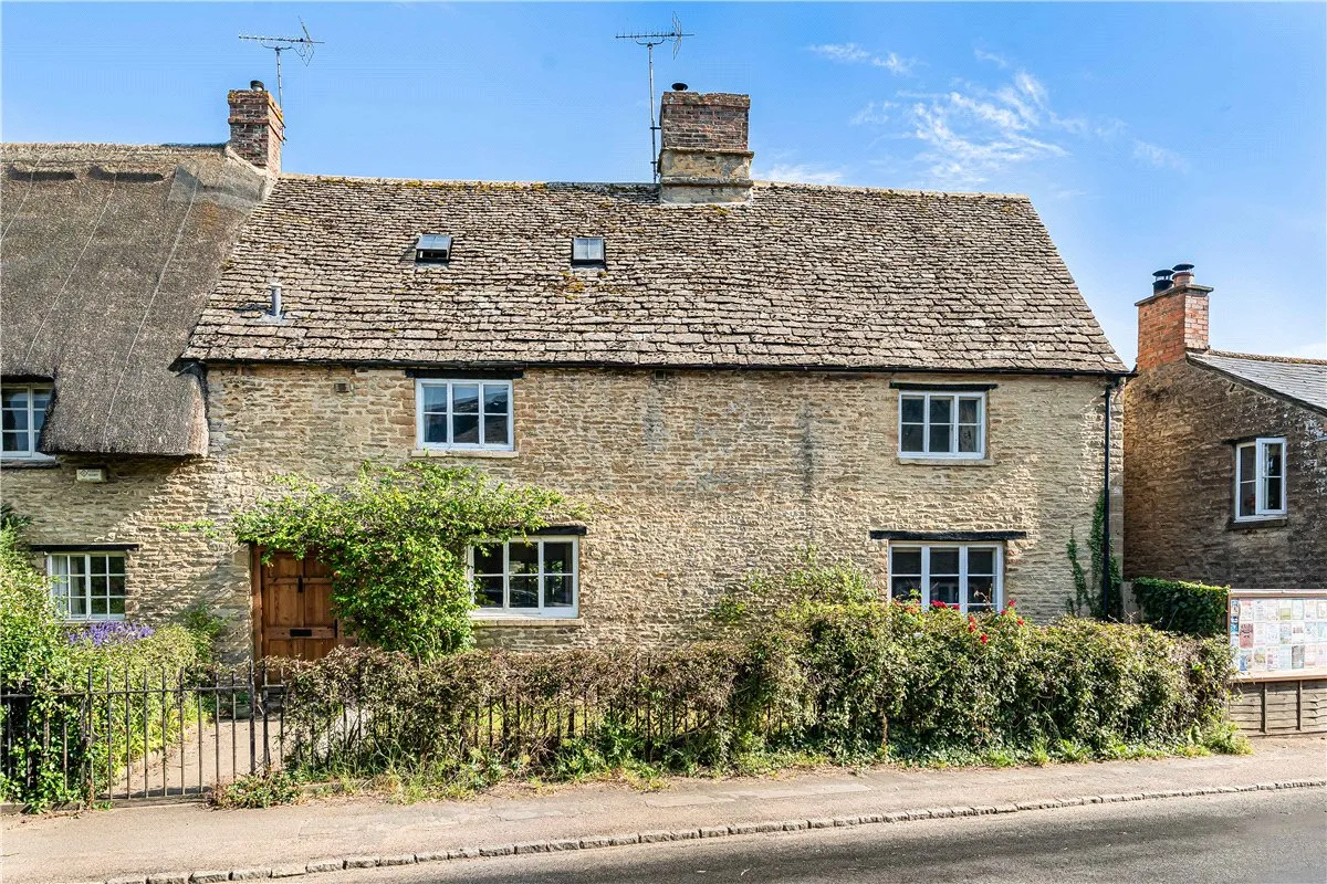 4 bed house for sale, Bridge Street, Bampton, OX18