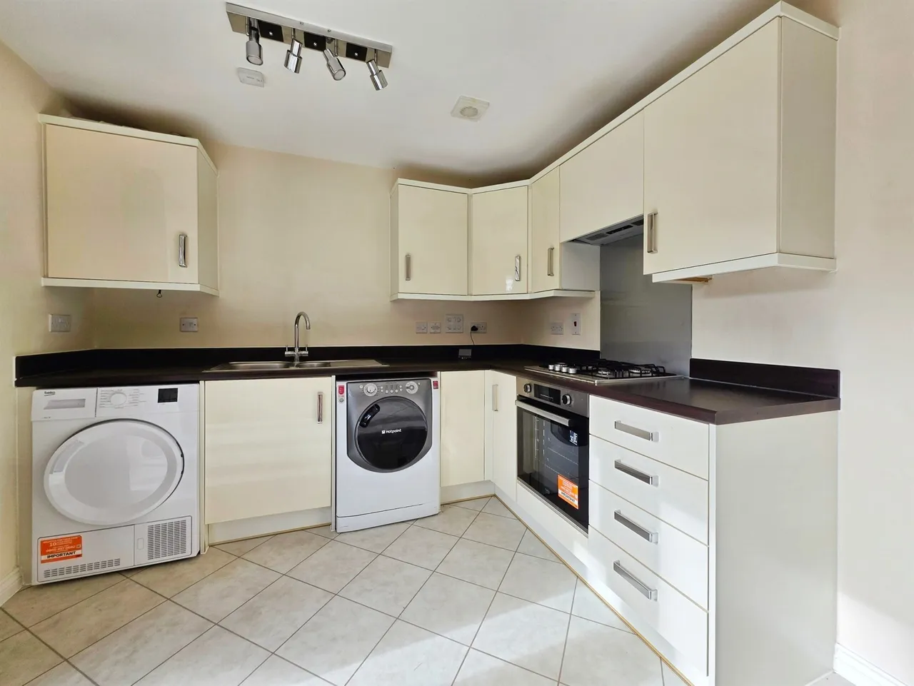 Lambert Road, Aylesbury, HP18, photo 14