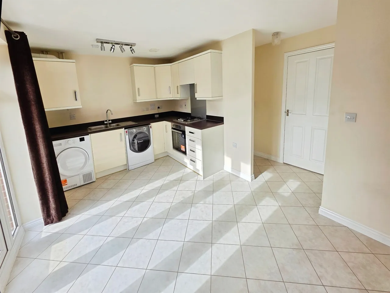Lambert Road, Aylesbury, HP18, photo 15
