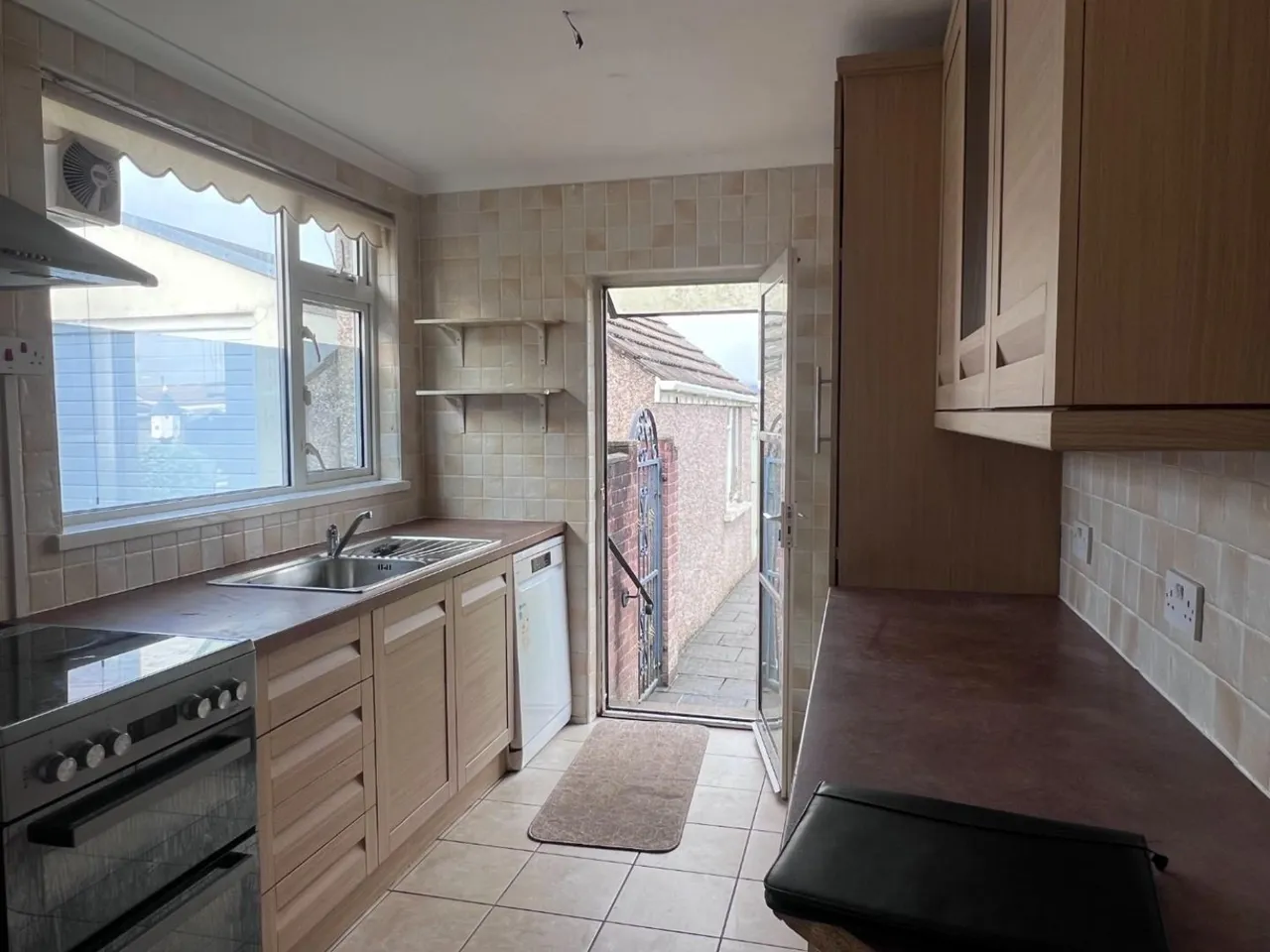 Heol Nant, North Cornelly, CF33, photo 6