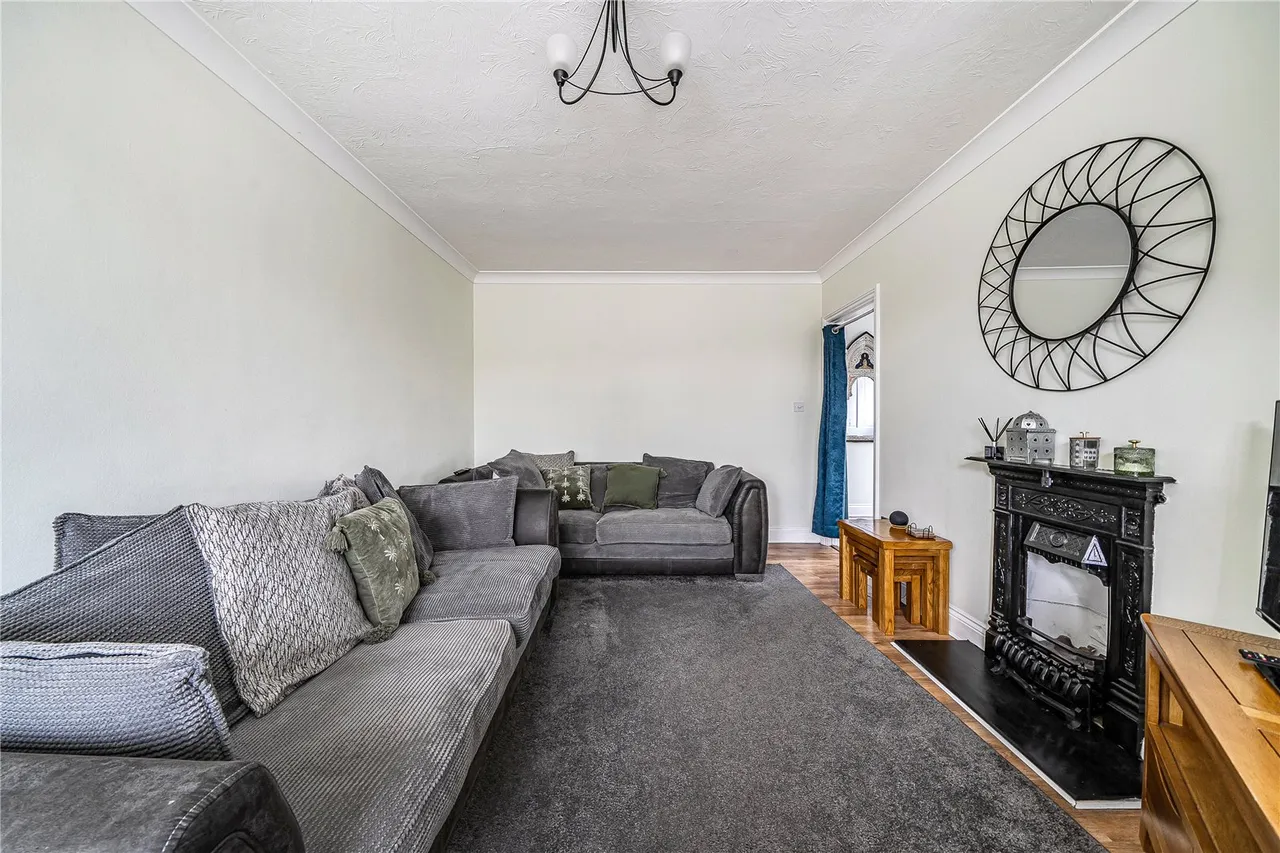 Pield Heath Road, UB8, photo 12