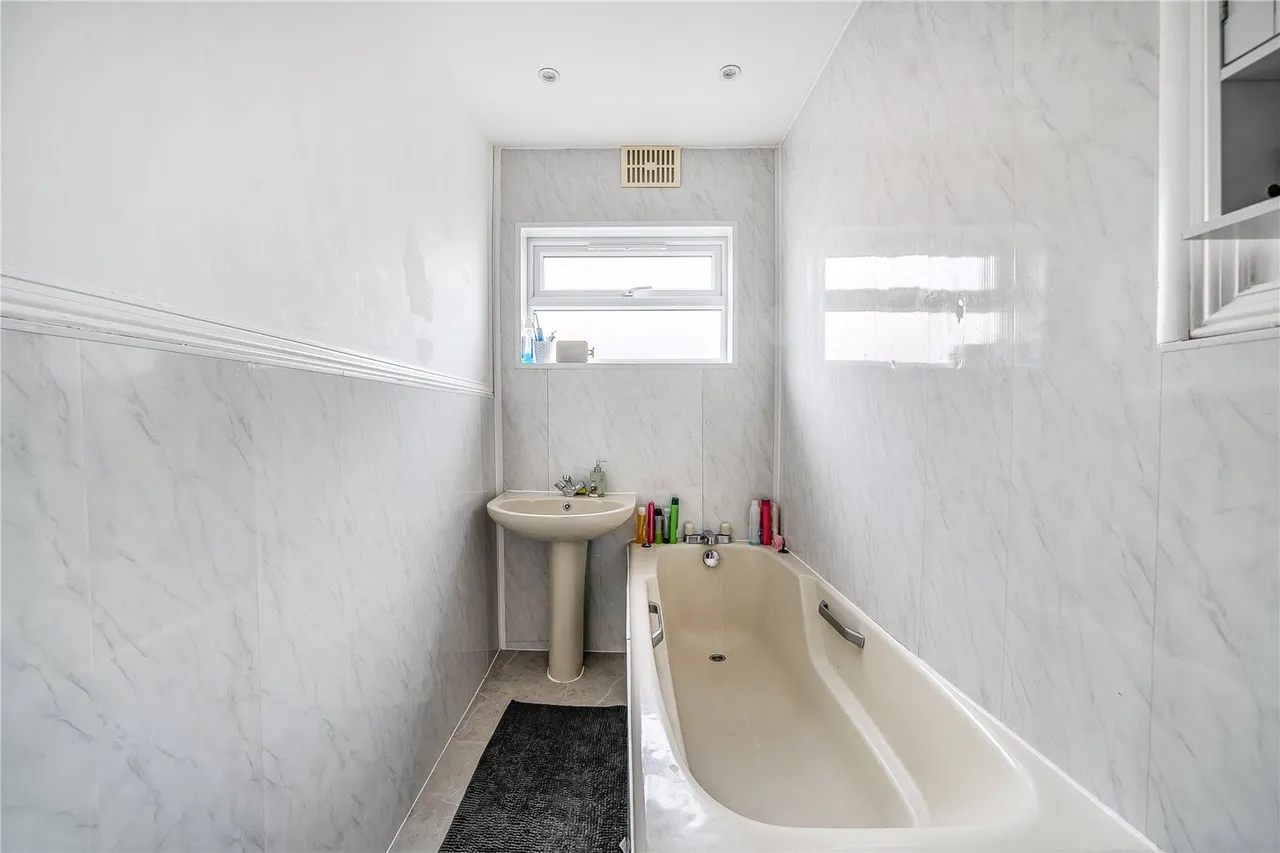 Pield Heath Road, UB8, photo 8